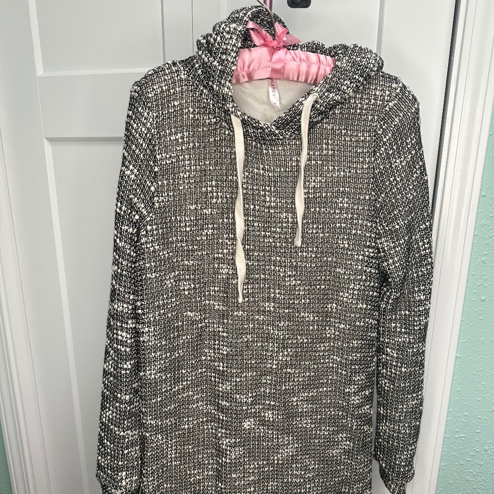 Fabletics Yukon GrayWhite Hooded SweaterAthletic Athleisure Pickleball Dress Med